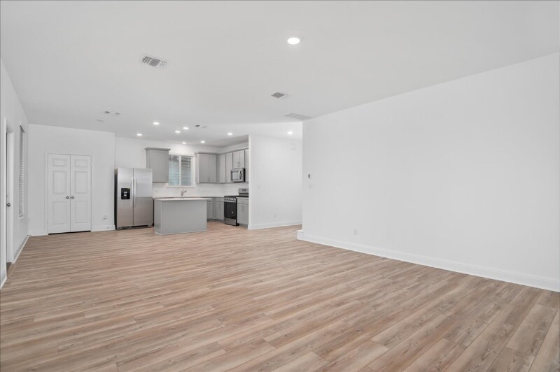 Building Photo - 1636 W Kerr Pass