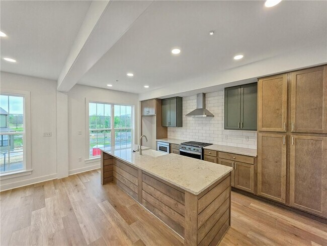 Building Photo - 317 Palisade Wy