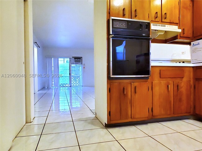 Building Photo - 6580 Santona St
