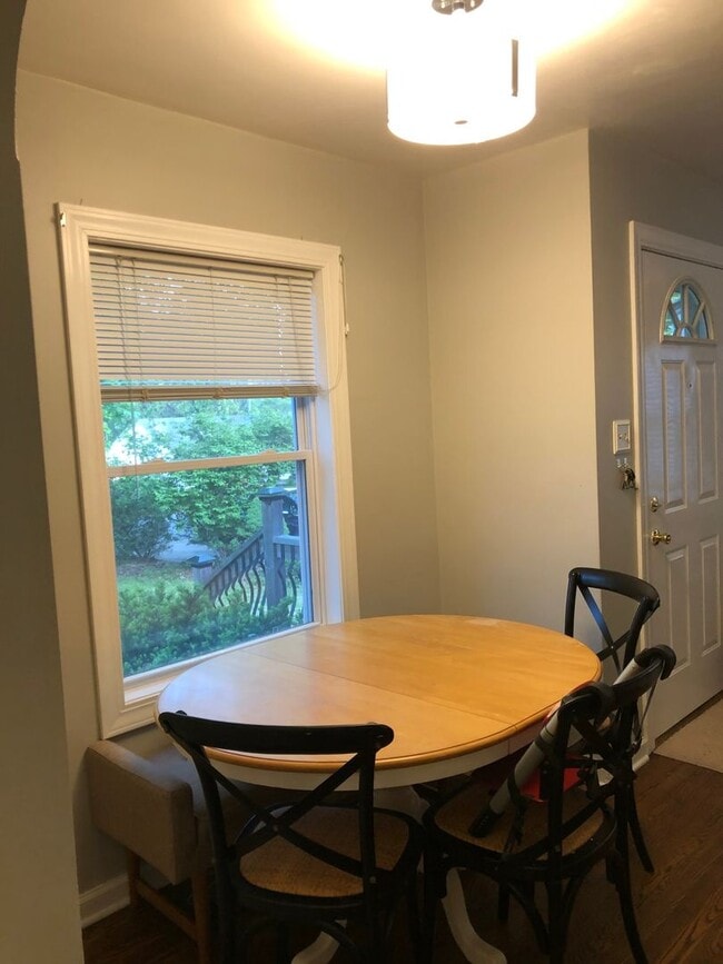 Building Photo - Great Ranch Home with Large Yard