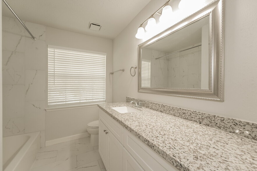 Building Photo - 9223 Bristlebrook Dr