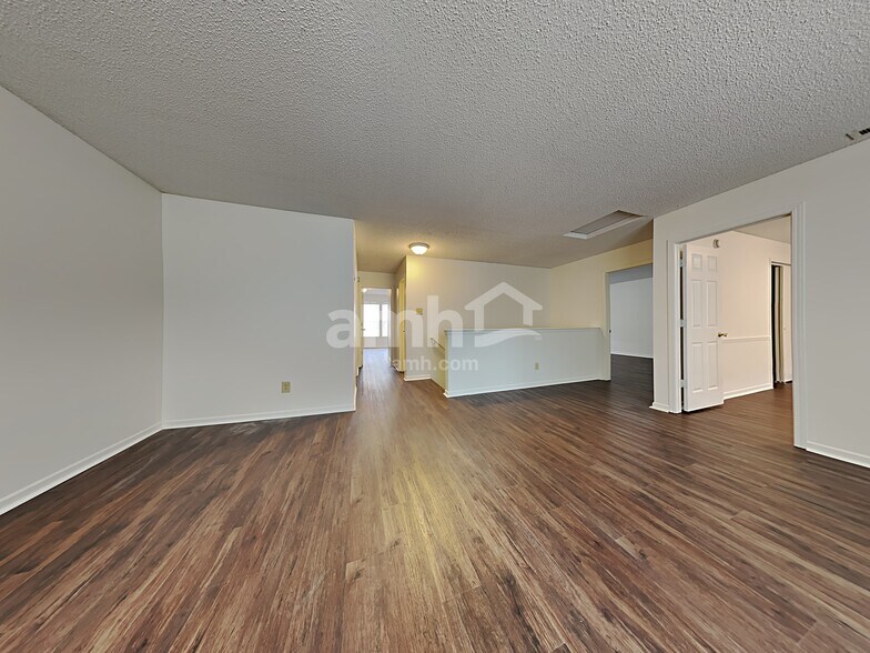 Building Photo - 2192 Olympia Dr