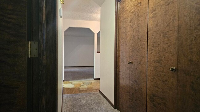 Building Photo - Make This West Boise Home Your Holiday Haven — 3 Beds, 2 Baths!