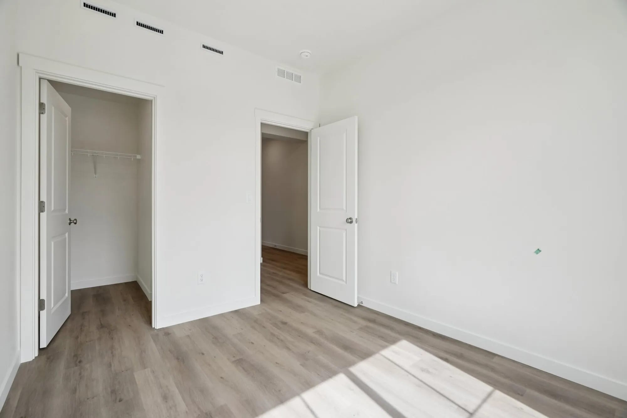 Building Photo - 1915 NW 18th Ave