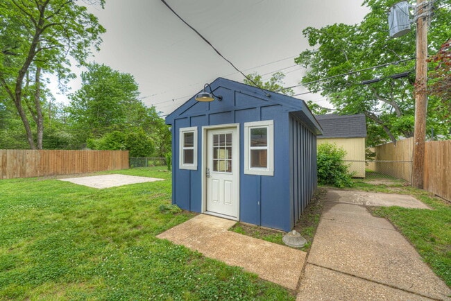 Building Photo - "Charming 4-Bedroom Sanctuary on Boyce Roa...