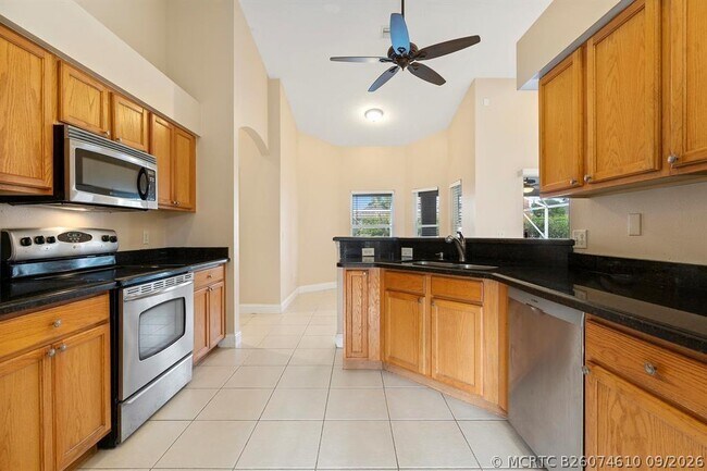 Building Photo - 2955 SW West Calabria Cir