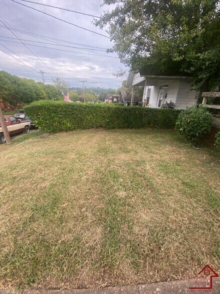 Building Photo - 1918 Ivy St