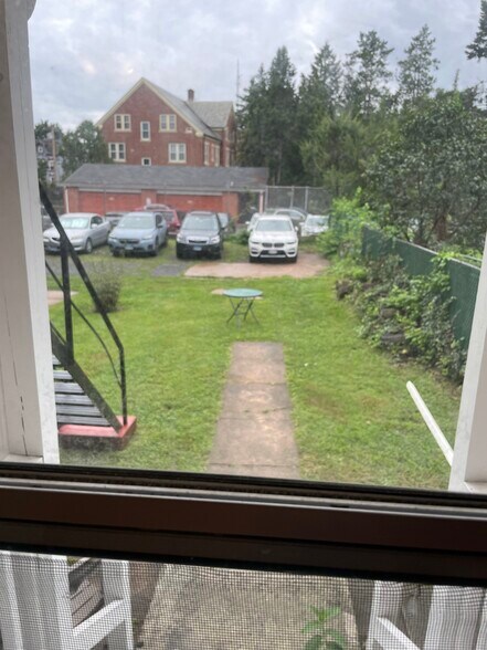 Building Photo - 32 Pearl St