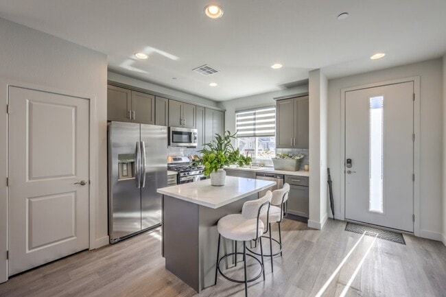 Building Photo - STO-Serenity Townhomes