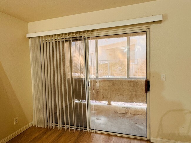 Building Photo - 2 bedroom, 2-bathroom condo for rent