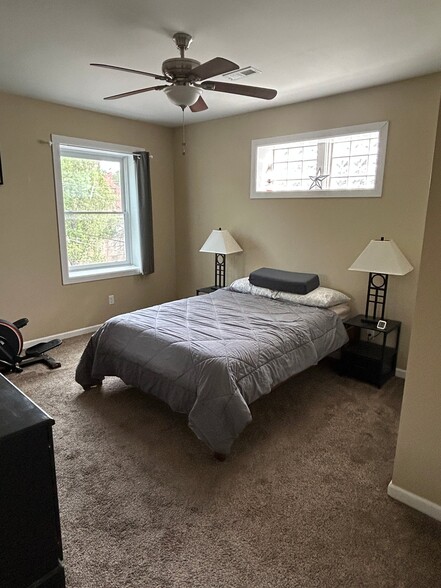 Building Photo - 3345 Salena St