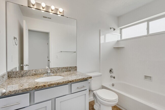 Building Photo - 8637 Goldenrain Cir