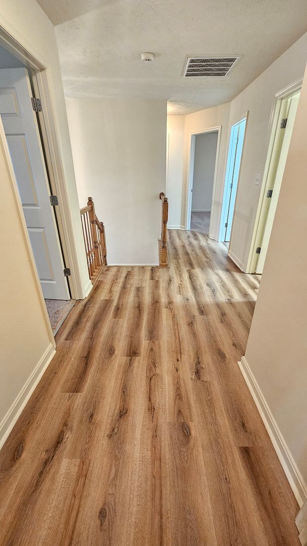 Building Photo - Bright & Spacious Home in Fredericksburg!