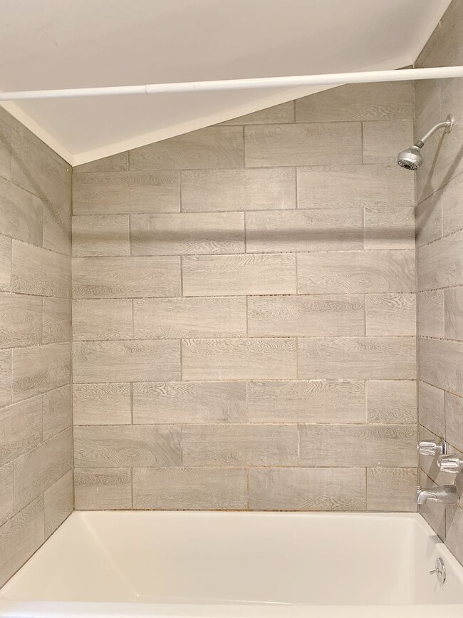 Building Photo - ZIGZAG, LLC:[TRAN][ZIGZAC][KT][CAG] 1942 S 16 ST