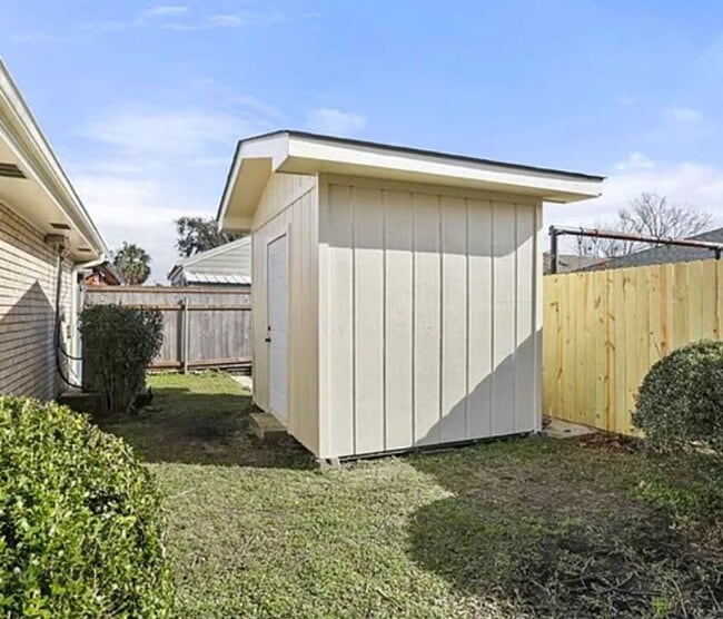Building Photo - Your New Home!