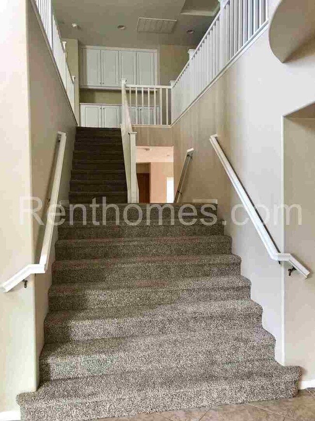 Building Photo - 5539 Alexandrine Ct