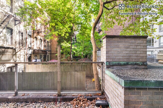 Building Photo - 501 E 87th St