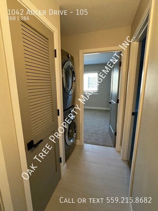 Building Photo - 1042 Adler Dr