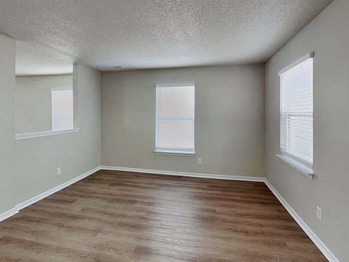 Building Photo - 9207 Wandflower Dr