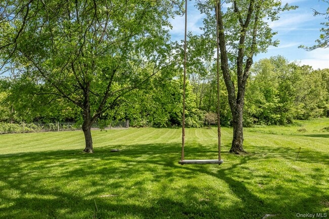 Building Photo - 74 Melville Rd