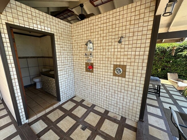Building Photo - 3305 Kehala Dr