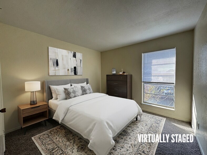 Building Photo - 4306 Lake Rd