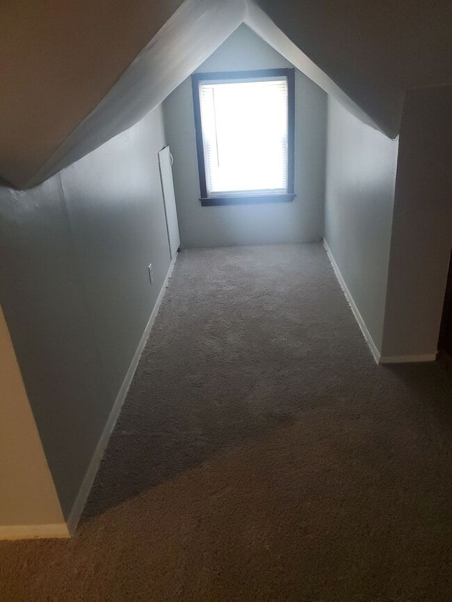 Building Photo - Spacious 3 Bedroom Home For Rent!