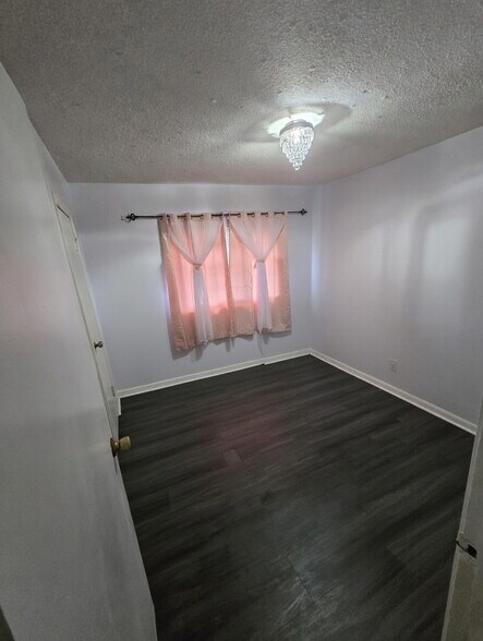 Building Photo - 10471 Canyon Vlg