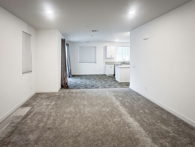 Building Photo - Beautiful Newer Construction,Townhome, 3 Bedroom / 2 Bathroom Home FOR RENT
