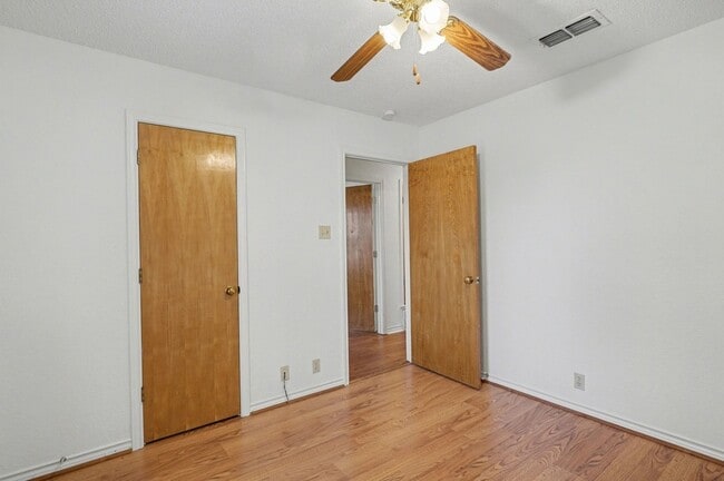 Building Photo - 1507 Lindsey Ln