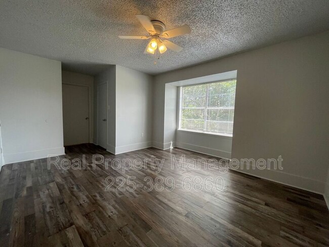 Building Photo - 1005 Shilo St