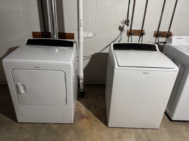 Personal washer and dryer - 522 Mariedale Dr