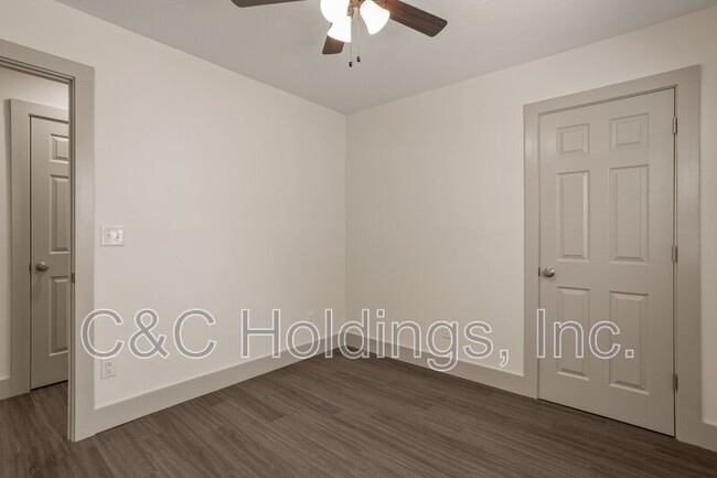 Building Photo - 104 S 195th E Ave