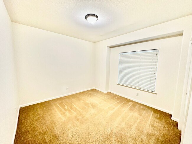 Building Photo - North Clovis 3/2 Near Buchanan Education C...