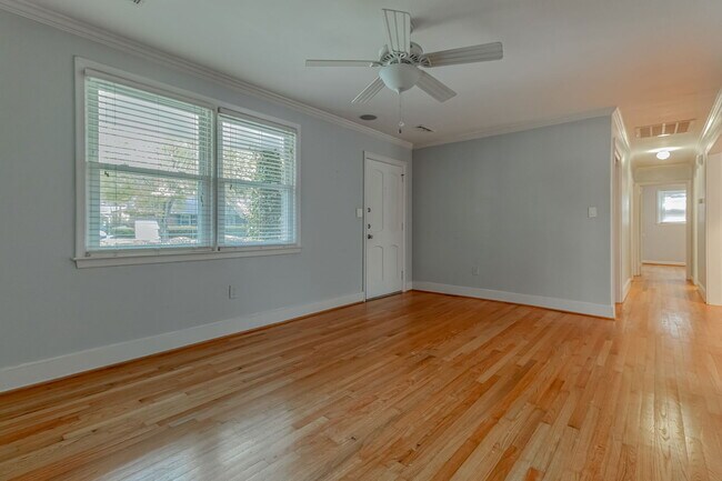 Building Photo - 1452 Birthright St