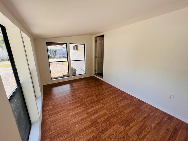 Building Photo - 63A Lakeside Ave