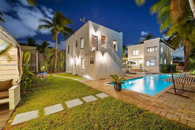 Building Photo - 3483 Chase Ave