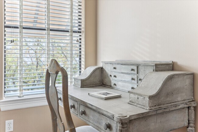 Building Photo - 3515 Yupon St