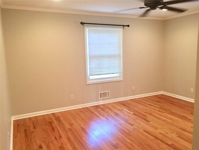 Building Photo - 4625 Kings Down Rd