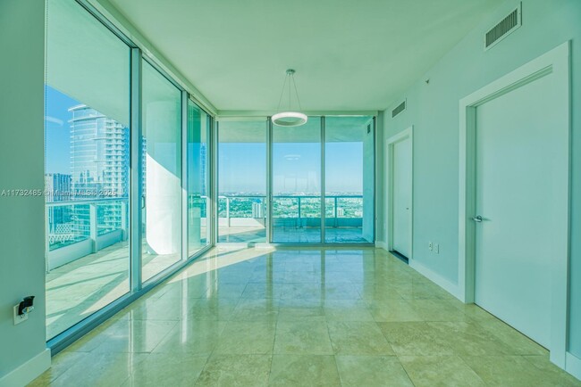 Building Photo - 900 Biscayne Blvd