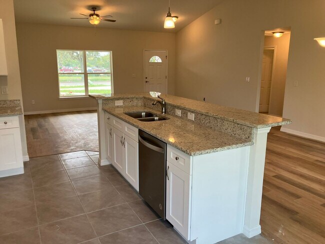 Building Photo - STUNNING SUMMERFIELD 3BR/2BA/2 Car HOME!