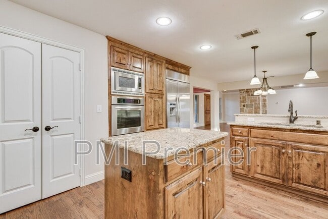 Building Photo - 14077 Brookridge Dr