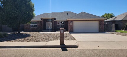 Building Photo - SPECTACULAR NEWER HOME, FIREPLACE, FORMAL ...