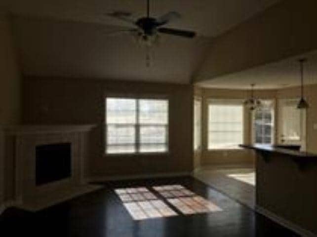 Building Photo - 100 Clay Hills Dr