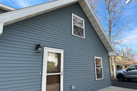 Building Photo - 2730 Carlton Ave