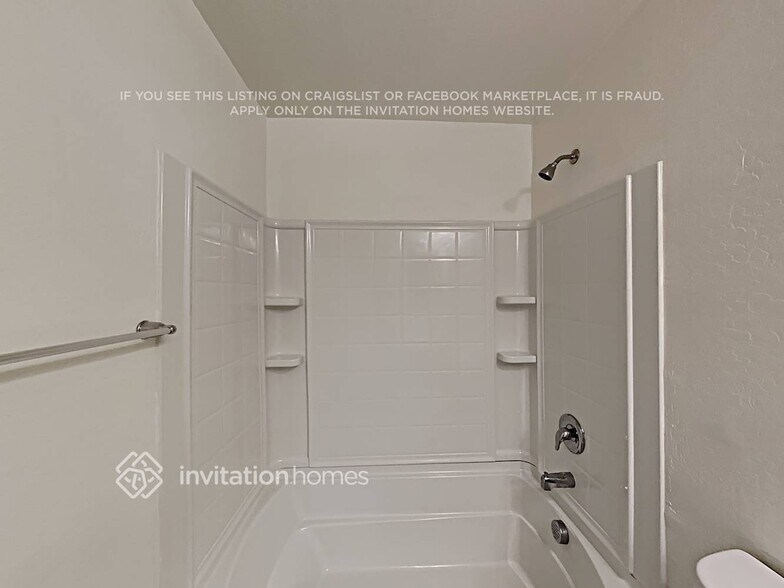 Building Photo - 5430 W Fulton St