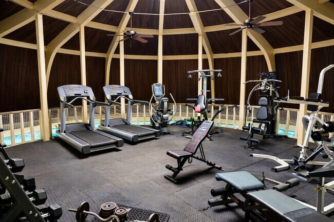 Building Photo - 5300 NE 24th Terrace