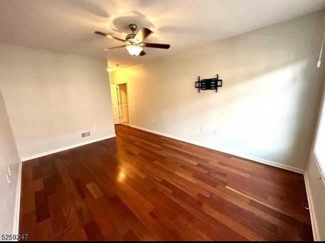 Building Photo - 104 E Elizabeth Ave