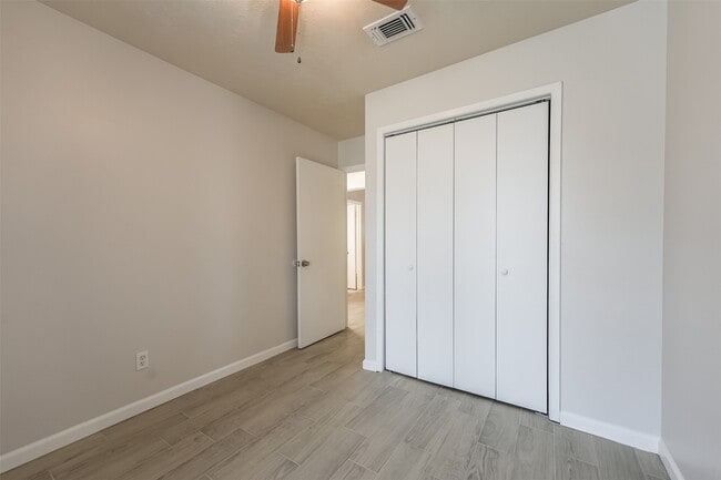 Building Photo - 15222 Wickbriar Dr