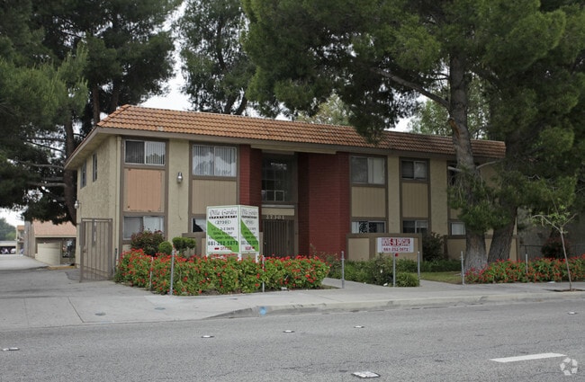 Primary Photo - Villa Gardens Apartments